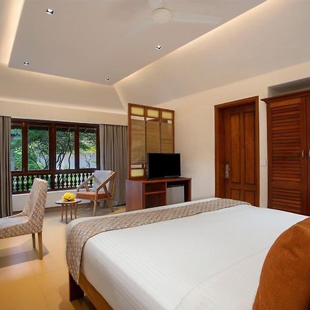Estuary Sarovar Premiere Poovar Island Eksteriør billede