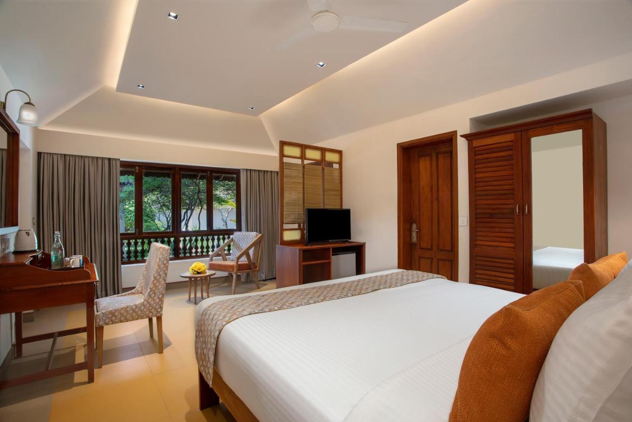 Estuary Sarovar Premiere Poovar Island Eksteriør billede