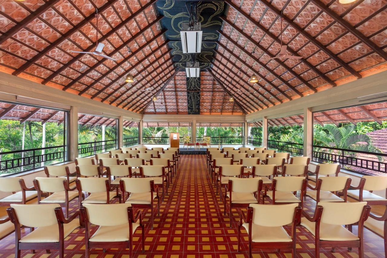 Estuary Sarovar Premiere Poovar Island Eksteriør billede
