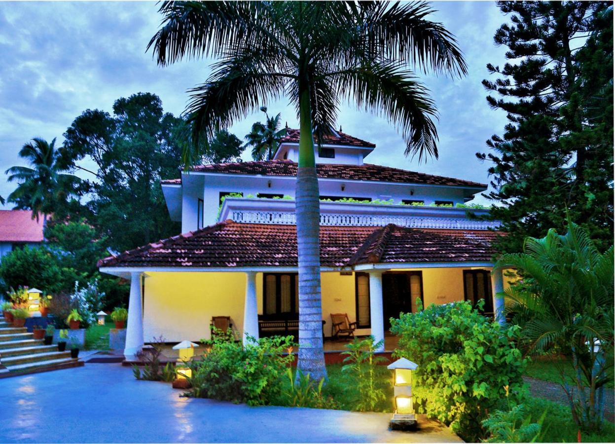 Estuary Sarovar Premiere Poovar Island Eksteriør billede