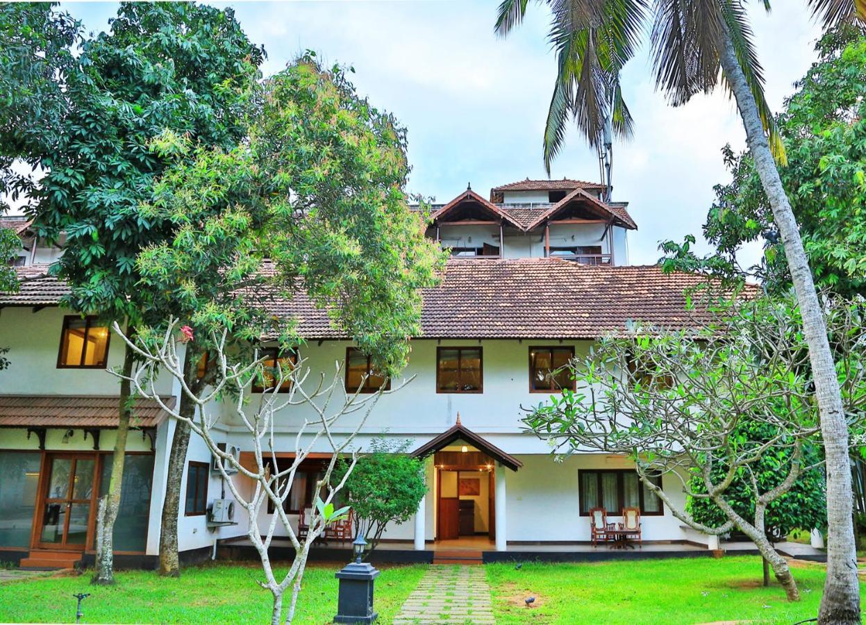 Estuary Sarovar Premiere Poovar Island Eksteriør billede
