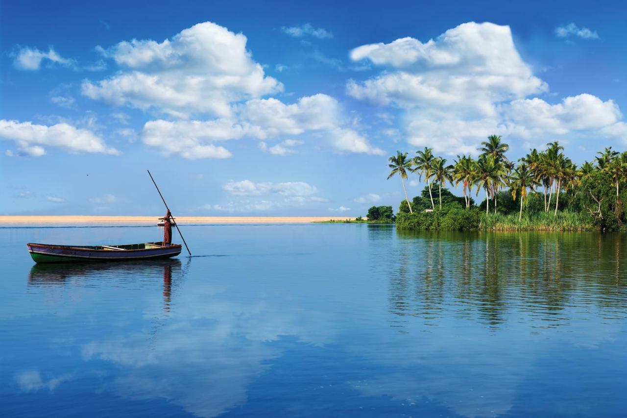 Estuary Sarovar Premiere Poovar Island Eksteriør billede