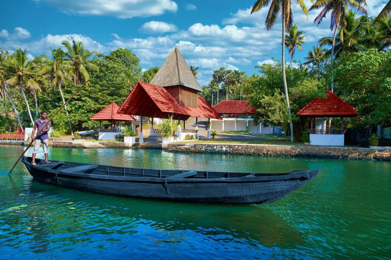 Estuary Sarovar Premiere Poovar Island Eksteriør billede